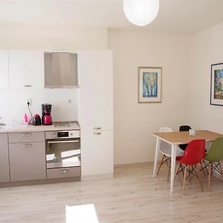 Asparuh For Rent Apartmanhotel *